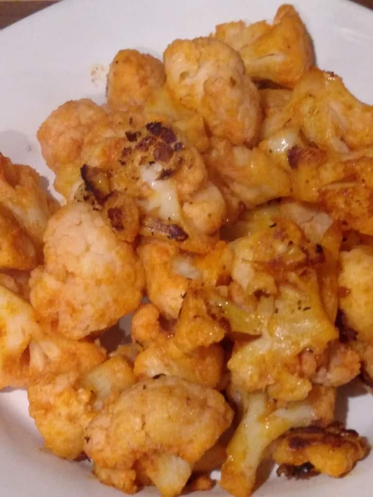 Low Carb Buffalo Cauliflower Bites